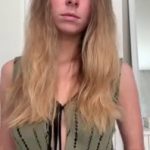 Feet cruch, wich your dick under - Skype Sex Videos