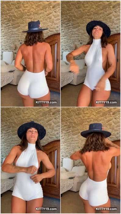 Bruna Luccas onlyfans sexy girl posing in pants without panties. Beauty and funny OF girl with amazing body and ass!