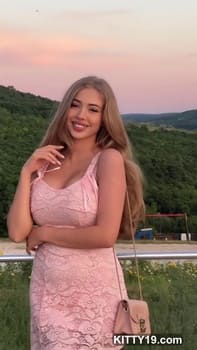 Alina Bernevec tits